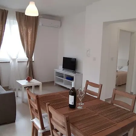 Apartment Leondori