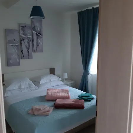Leondori Apartmán *
