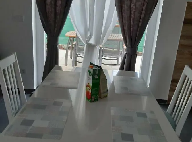 Leondori شقة *