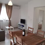 דירה Leondori
